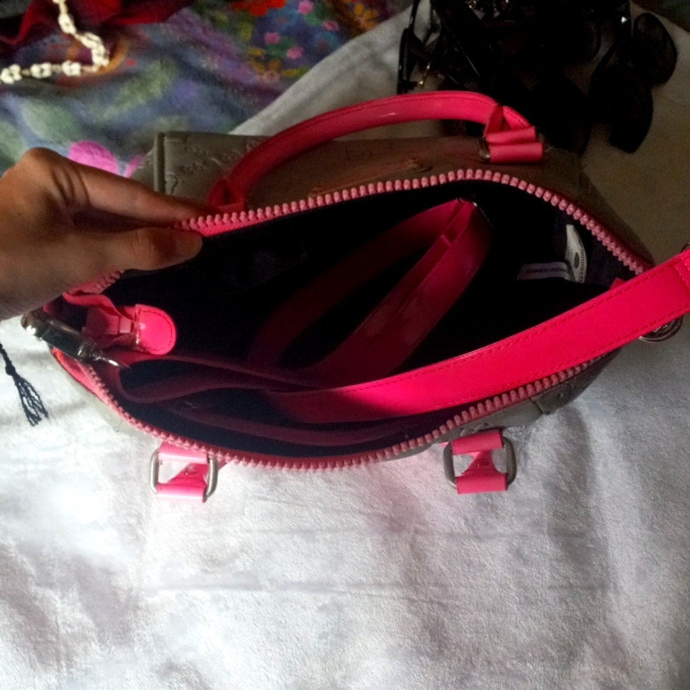 Hello Kitty Purse - Picture 3 of 4